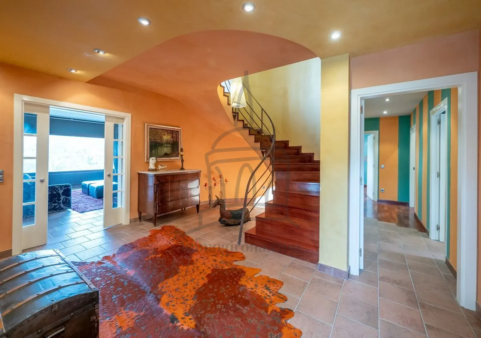 Casa de Luxe a Bescanó – 450 m² construïts, 1.500 m² ajardinats i 40.000 m² de terreny