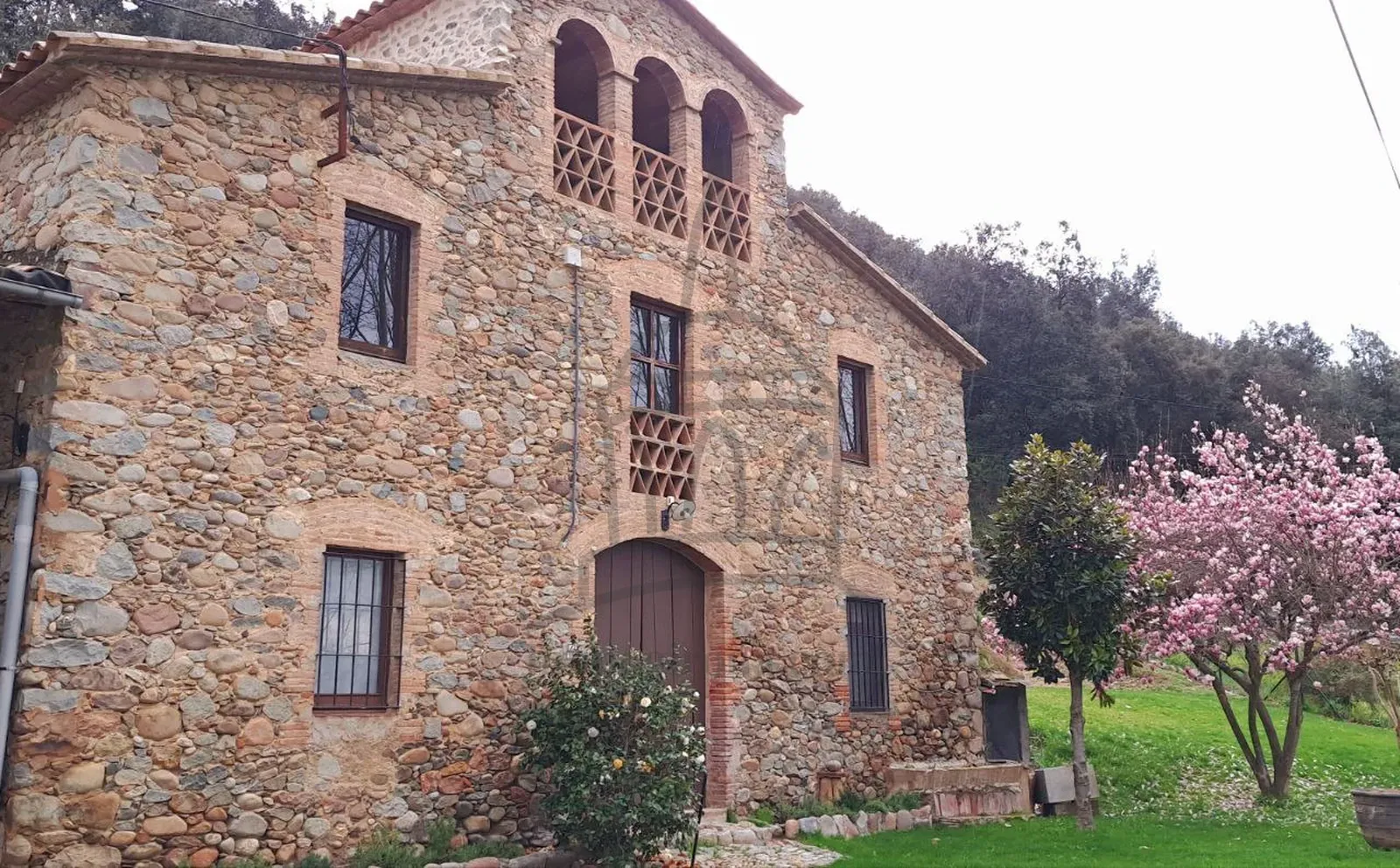 Masia espectacular amb molt terreny i totes les comoditats de la natura