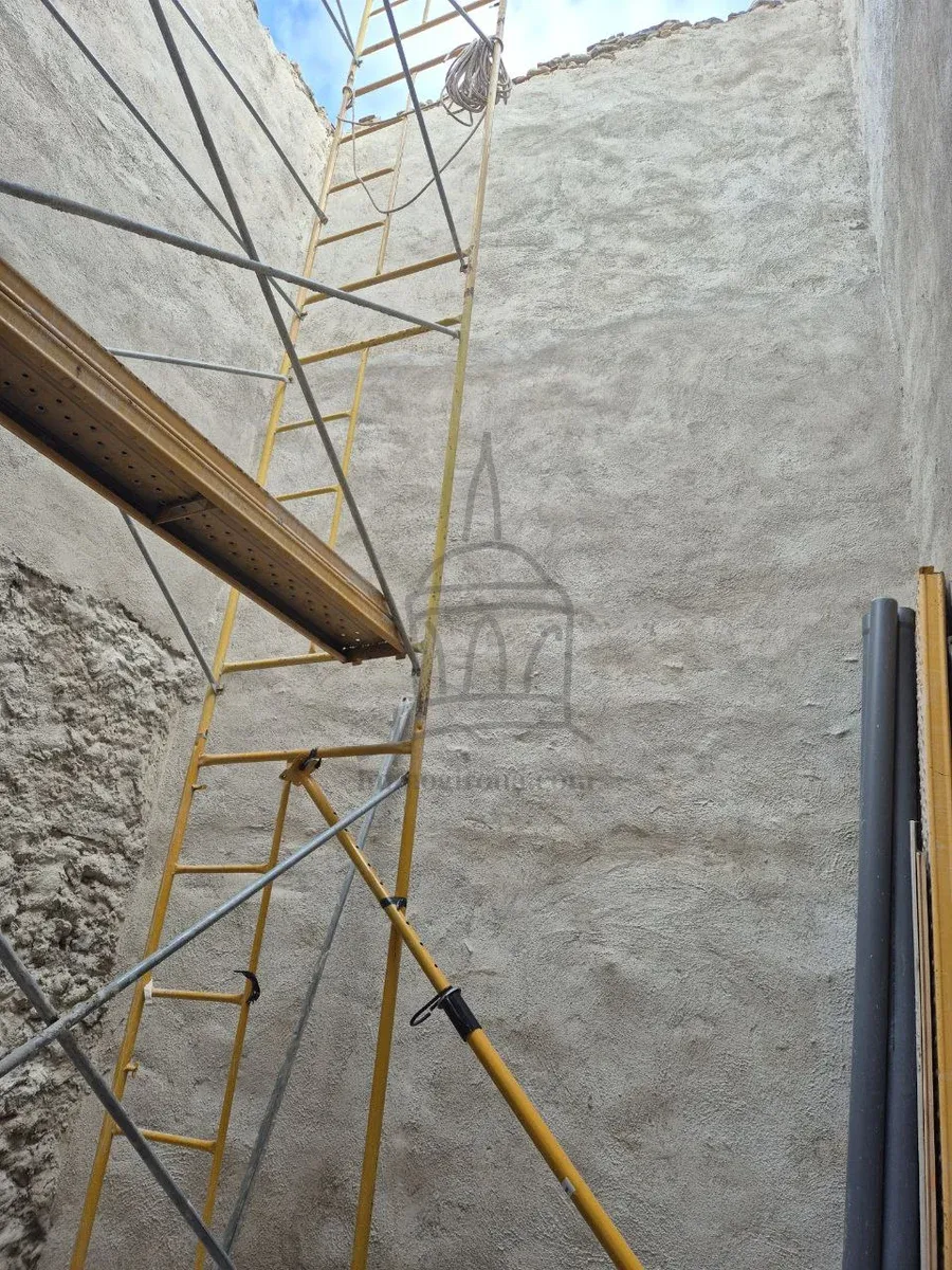 Espectacular Casa de Pueblo en Estrenar en el Centro de la Cellera de Ter, se vende terminada.