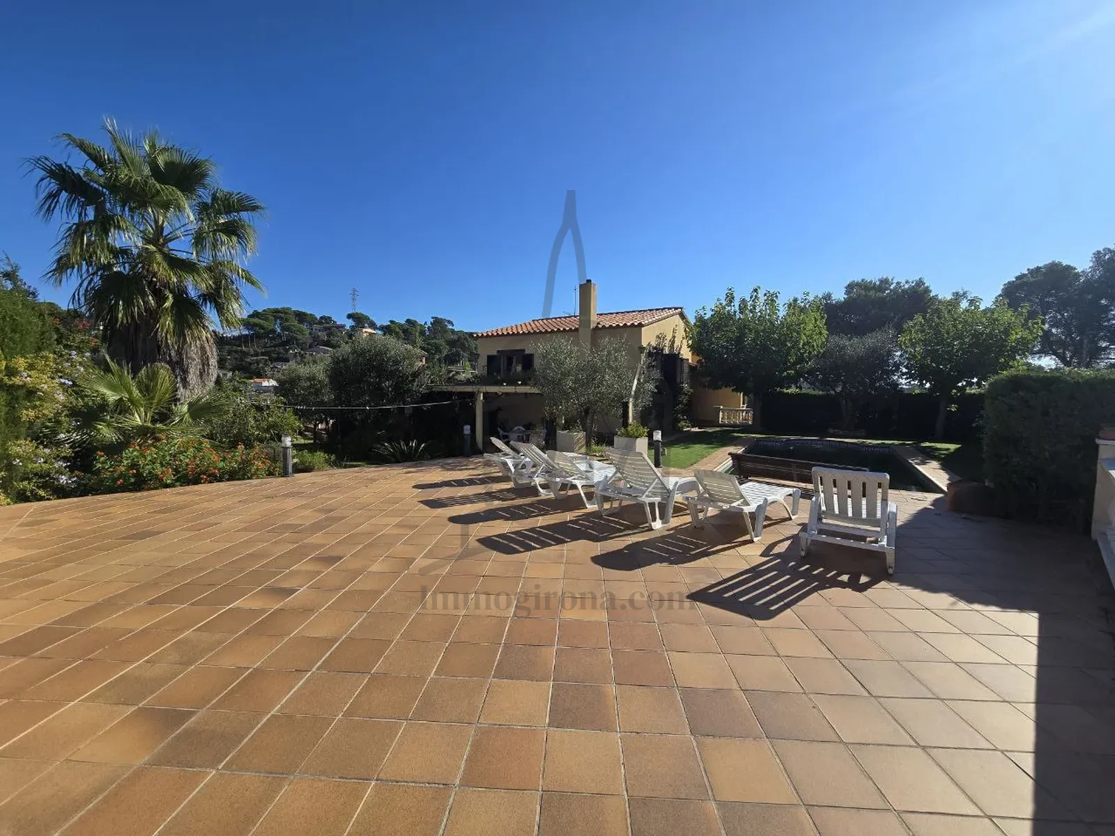 🌿 Casa mediterrània amb piscina i grans espais exteriors a Begur