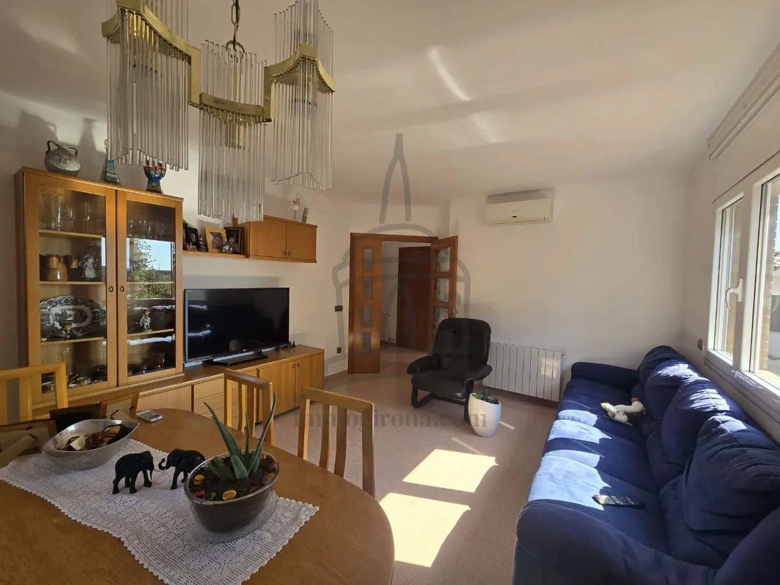 Maison avec jardin, ascenseur et grands espaces à Melianta