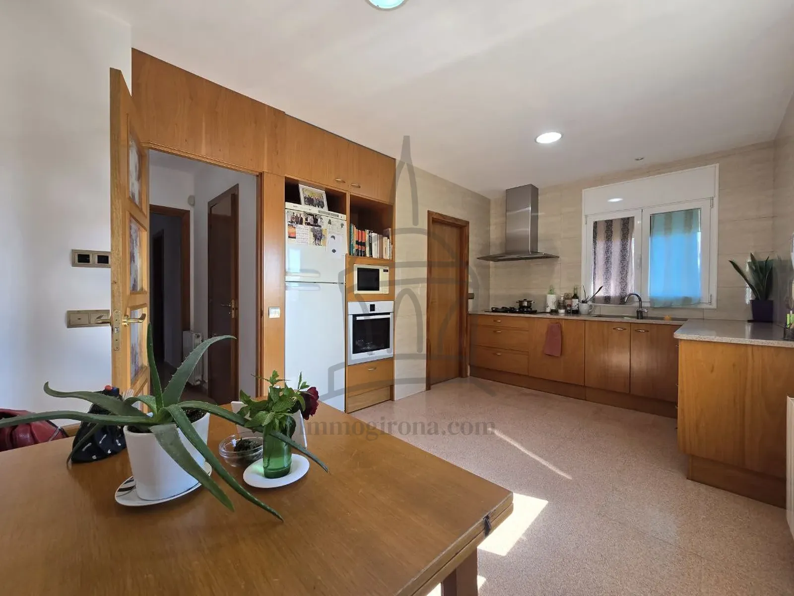 Maison avec jardin, ascenseur et grands espaces à Melianta