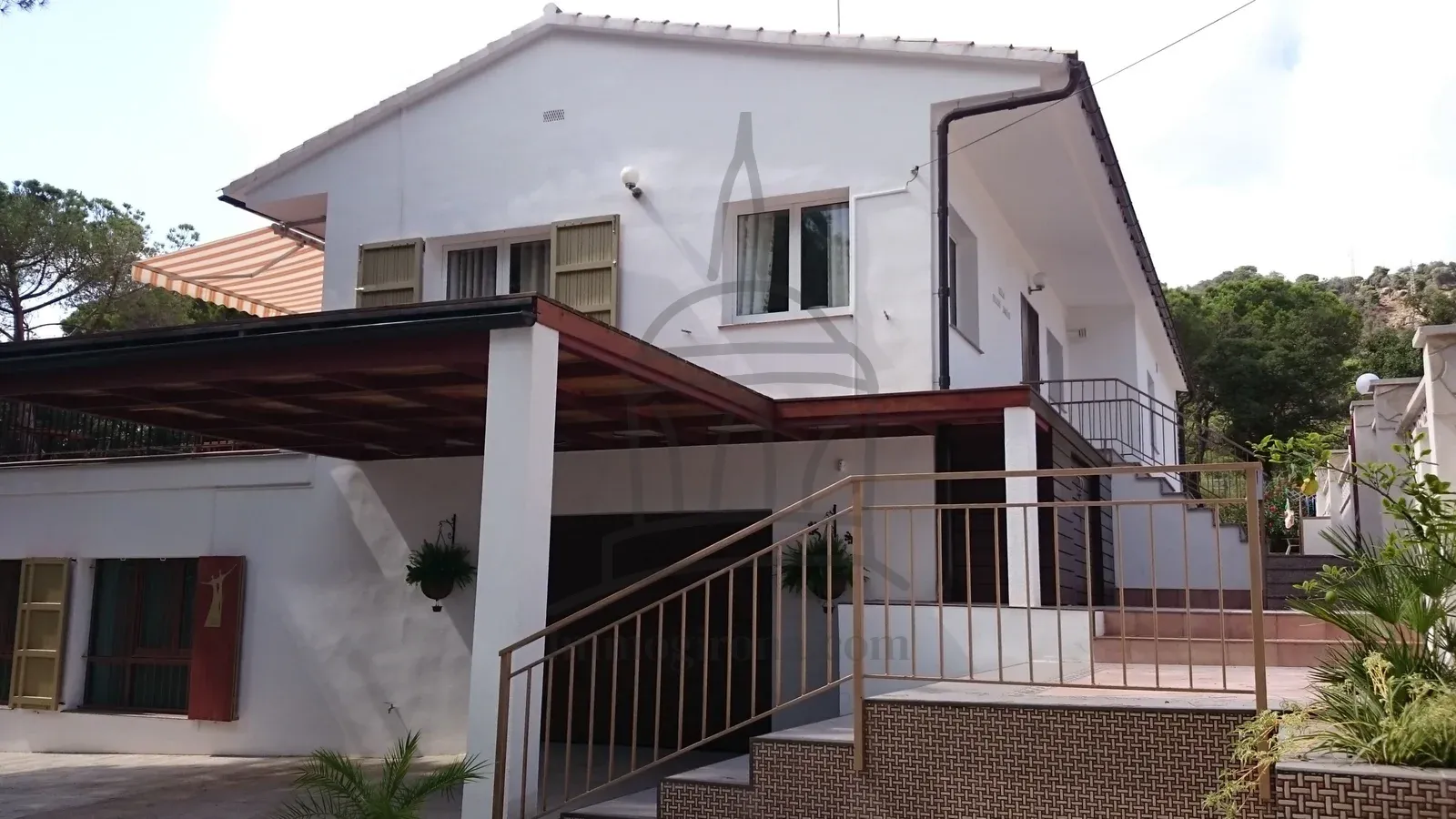 Exclusiva Casa Independent amb Jardí Espaiós