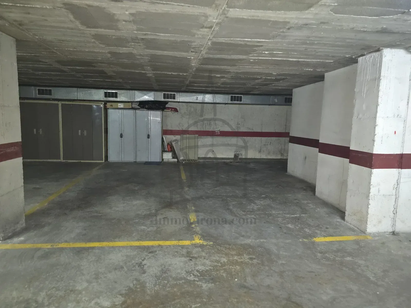 Large Parking in La Devesa for Rent!