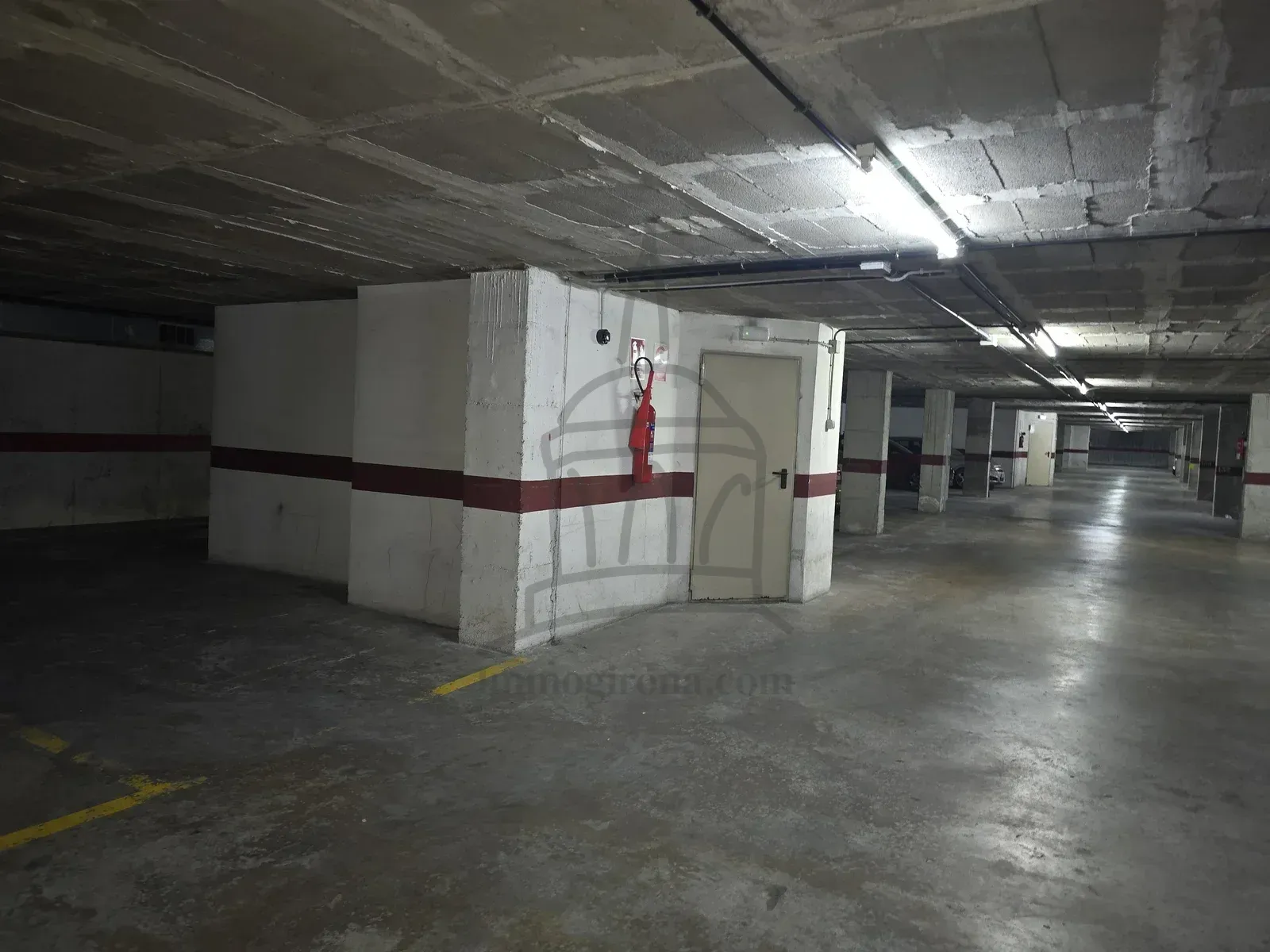 Large Parking in La Devesa for Rent!