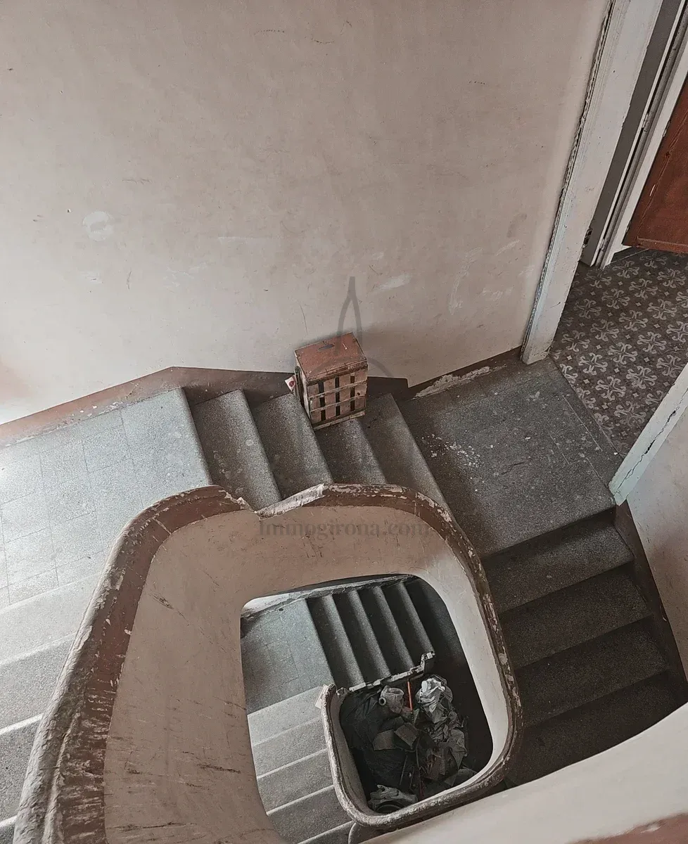 Oportunitat única d'inversió: Singular edifici històric (antiga fonda) per a rehabilitació integral